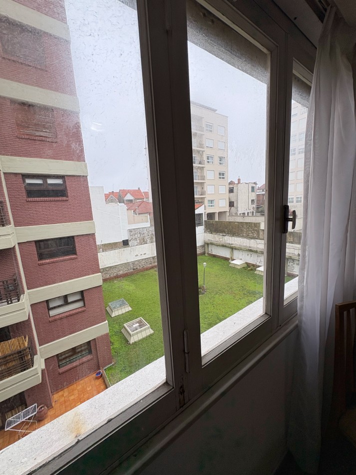 VENDEMOS DEPARTAMENTO DE 2 AMB CON COCHERA FIJA CUBIERTA FRENTE A PLAYA VARESE