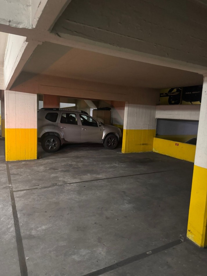 VENTA DE COCHERA CUBIERTA. ZONA CENTRO 