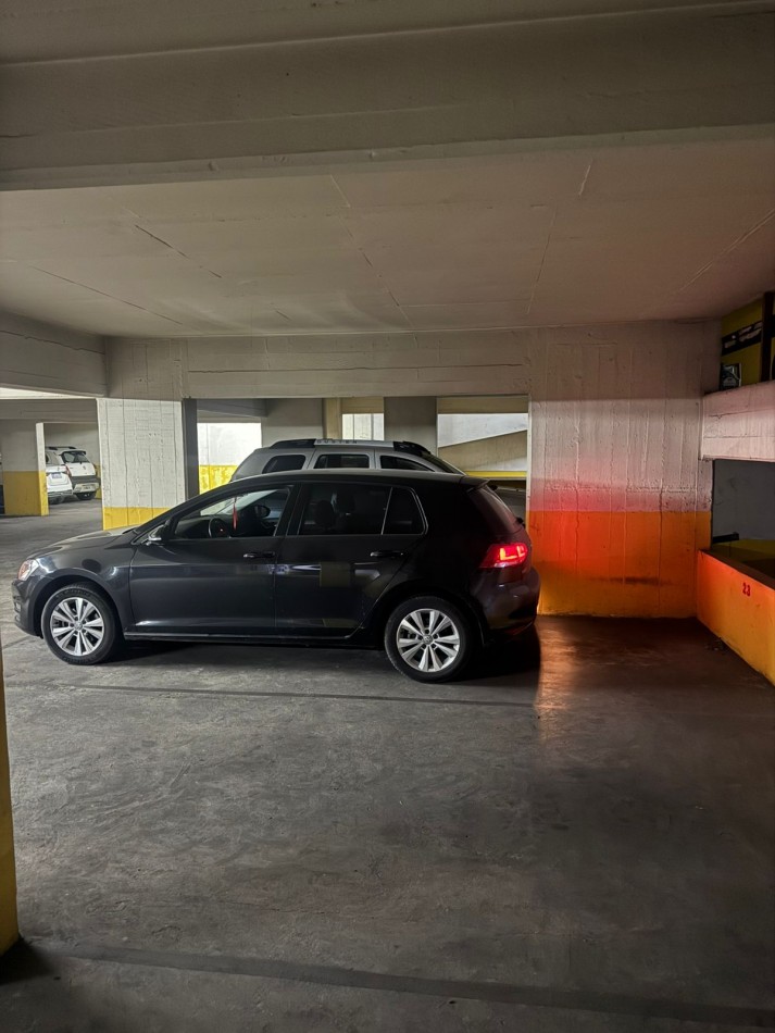 VENTA DE COCHERA CUBIERTA. ZONA CENTRO 