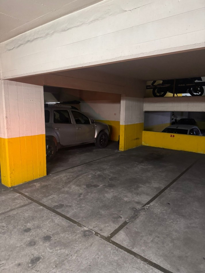VENTA DE COCHERA CUBIERTA. ZONA CENTRO 