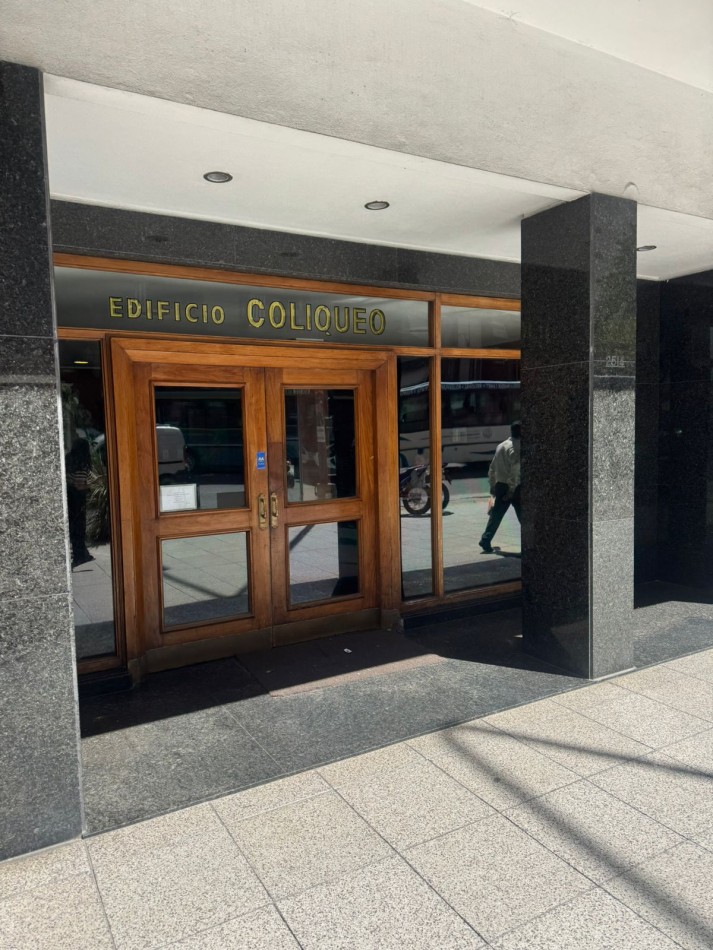 VENTA DE COCHERA CUBIERTA. ZONA CENTRO 