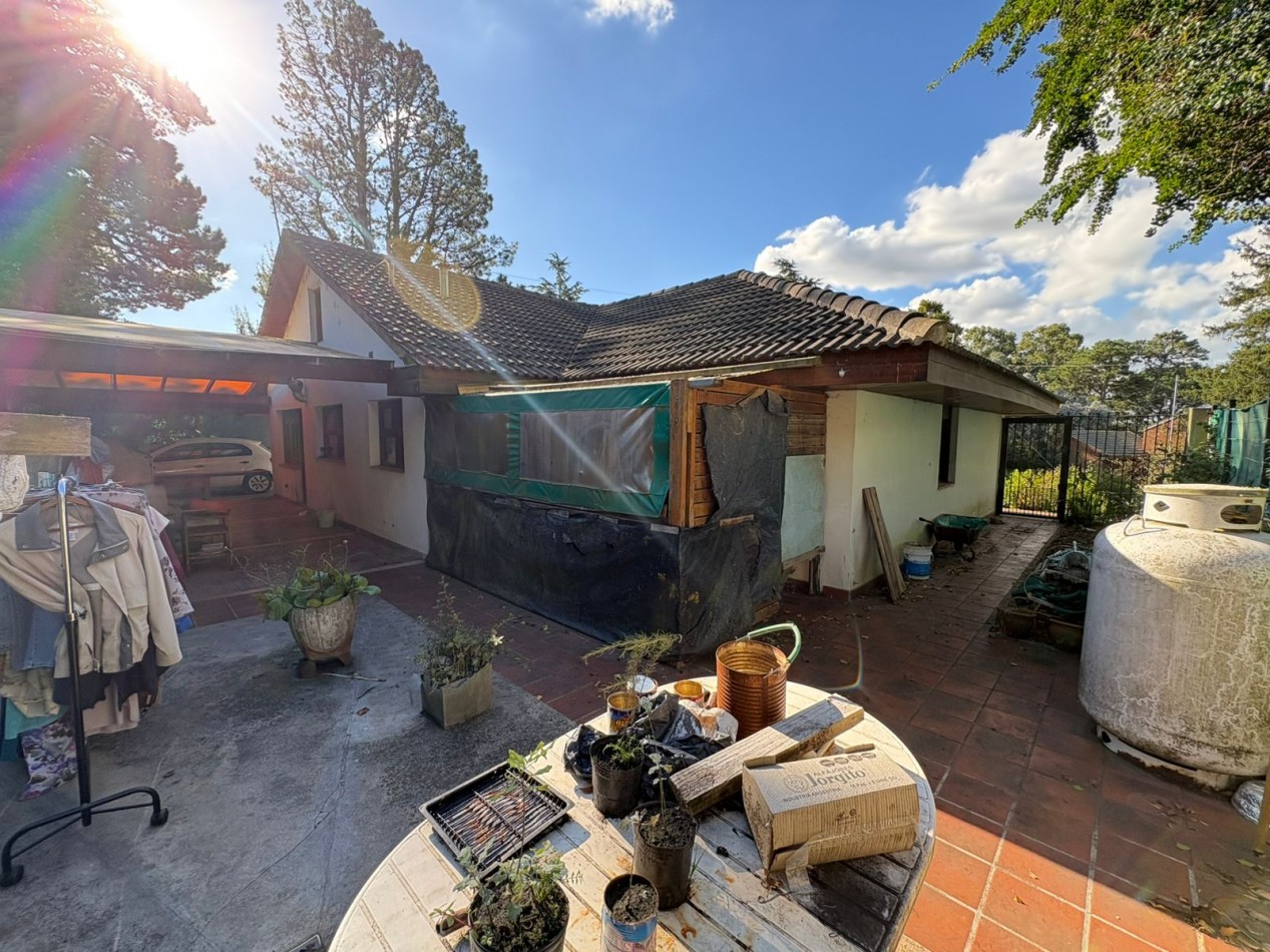 VENTA CASA EN SIERRA DE LOS PADRES CON PARQUE SOBRE ASFALTO