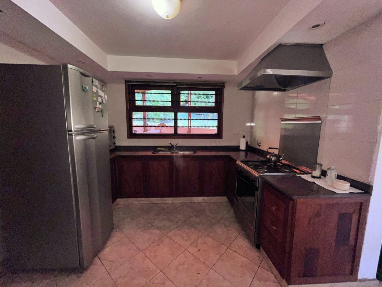 VENTA CASA EN SIERRA DE LOS PADRES CON PARQUE SOBRE ASFALTO