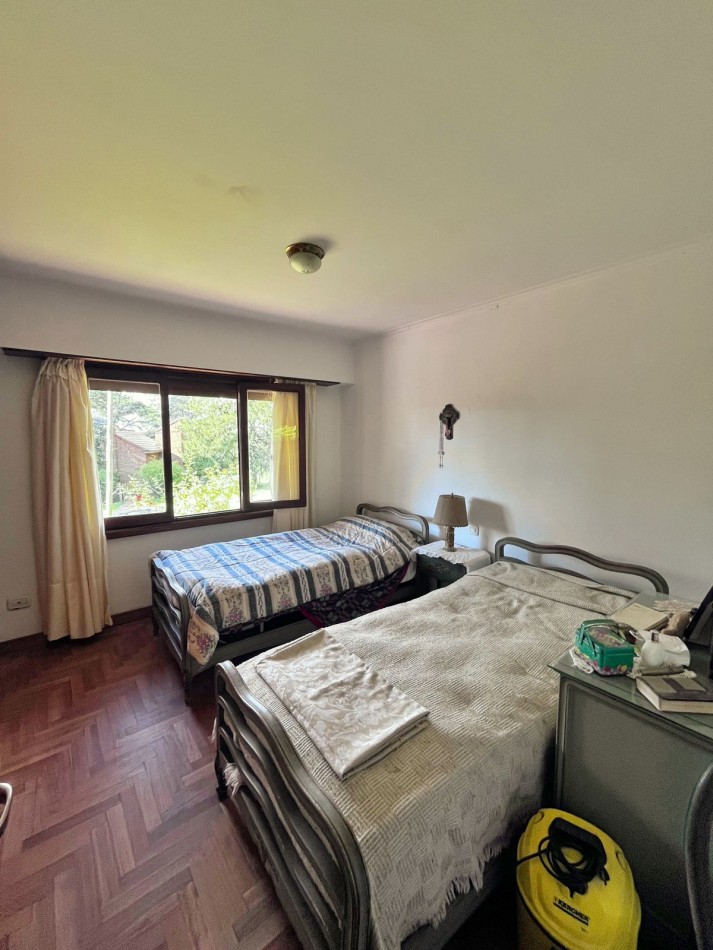 VENTA CASA EN SIERRA DE LOS PADRES CON PARQUE SOBRE ASFALTO