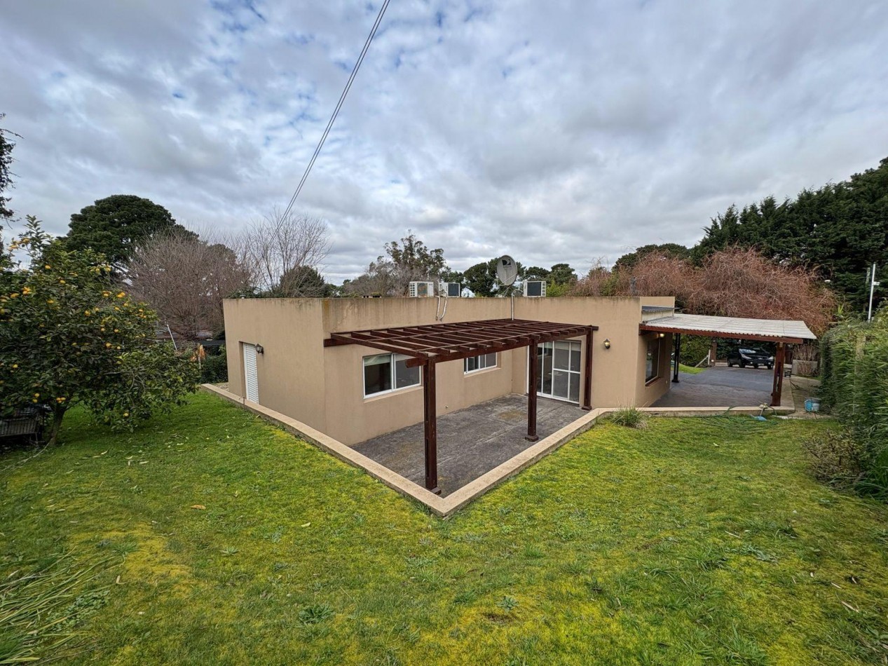 CASA  MODERNA DE 3 AMBIENTES CON PILETA EN SIERRA DE LOS PADRES 