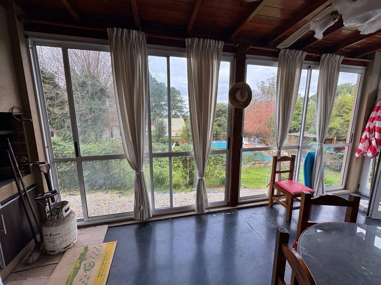 CASA  MODERNA DE 3 AMBIENTES CON PILETA EN SIERRA DE LOS PADRES 