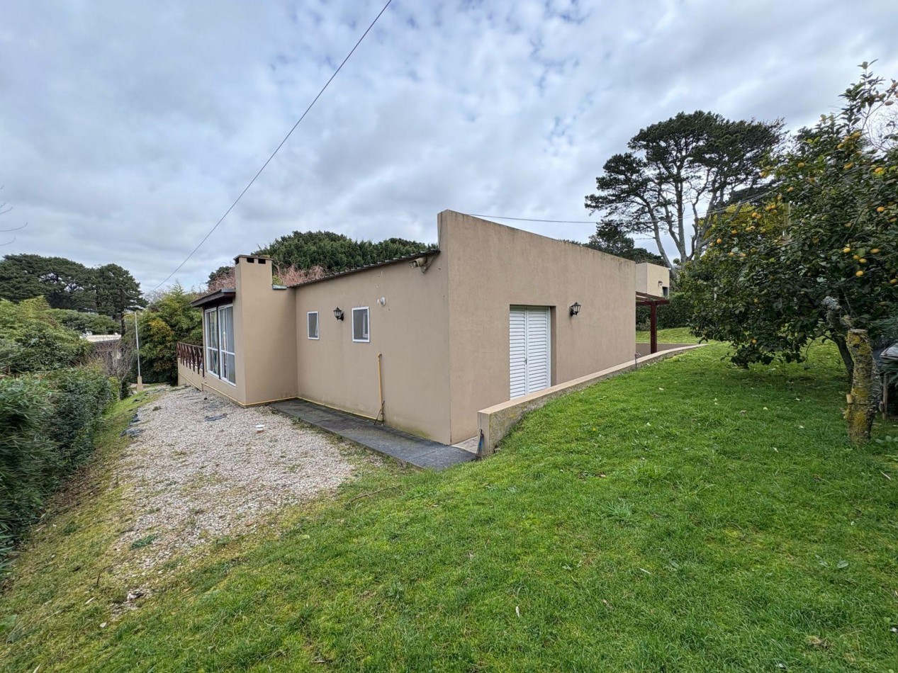 CASA  MODERNA DE 3 AMBIENTES CON PILETA EN SIERRA DE LOS PADRES 