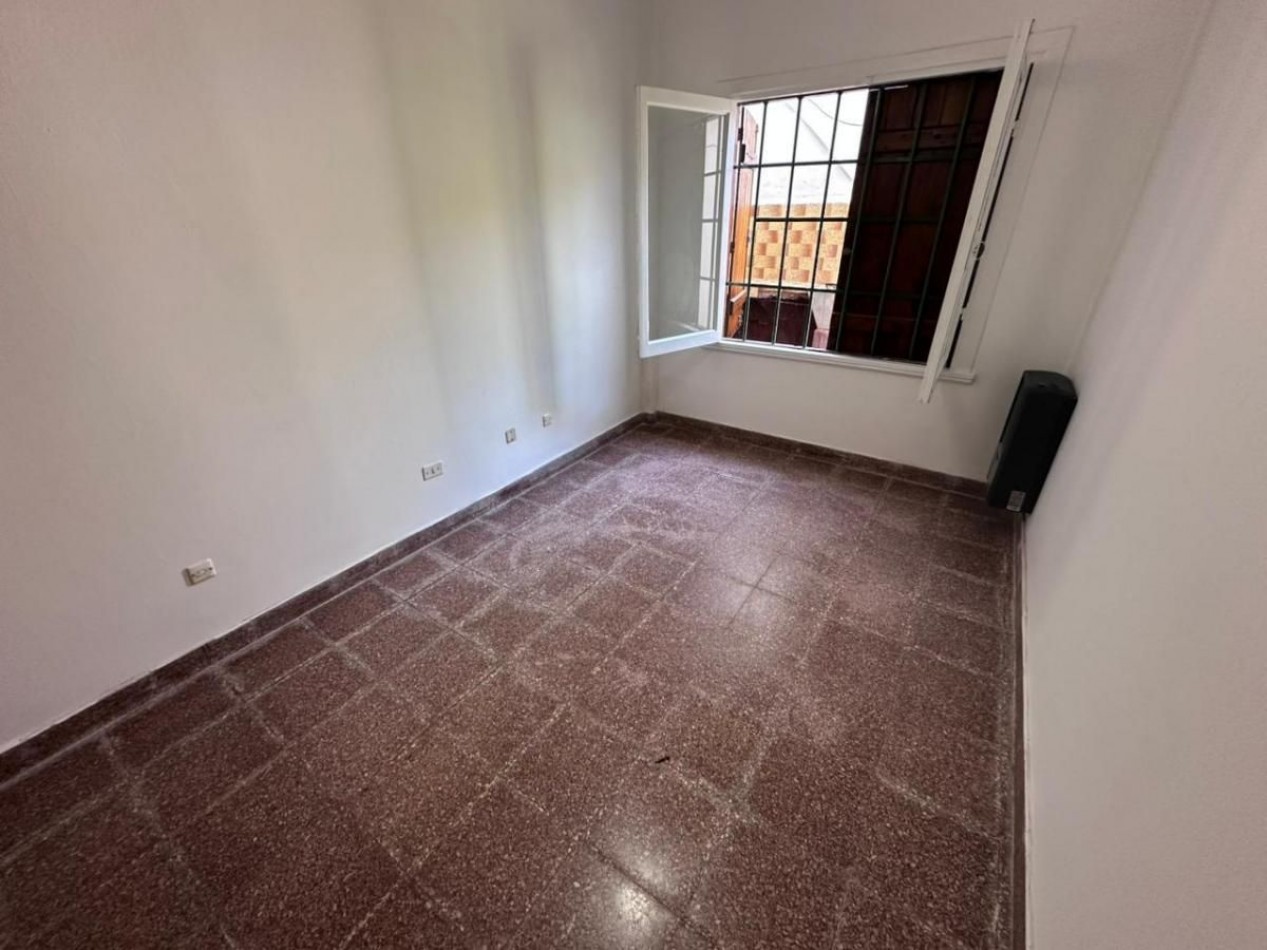 VENTA CHALET EN DOS PLANTAS CONSTITUCION APTO CREDITO 