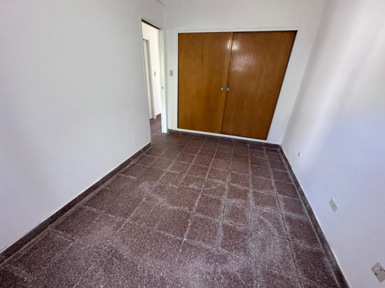 VENTA CHALET EN DOS PLANTAS CONSTITUCION APTO CREDITO 