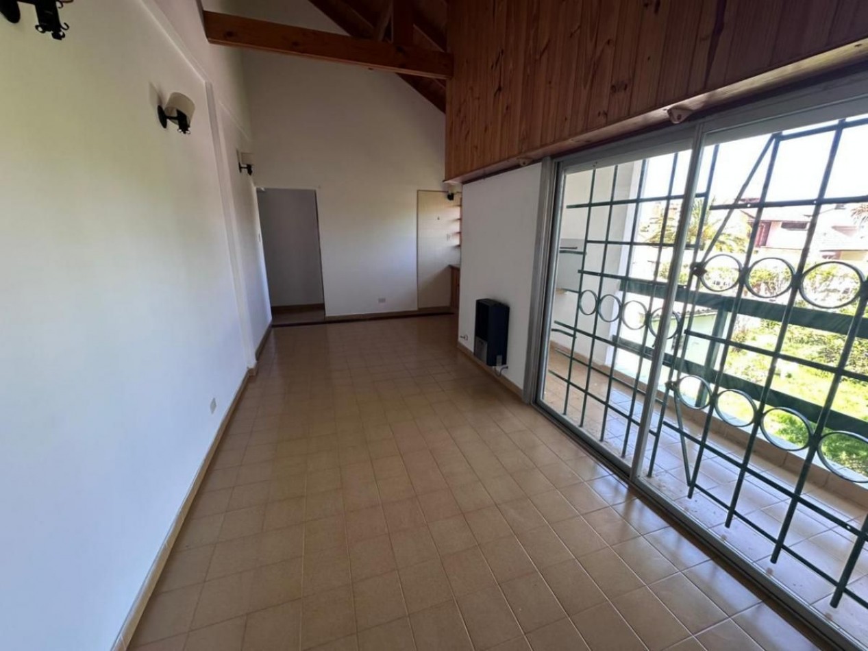 VENTA CHALET EN DOS PLANTAS CONSTITUCION APTO CREDITO 