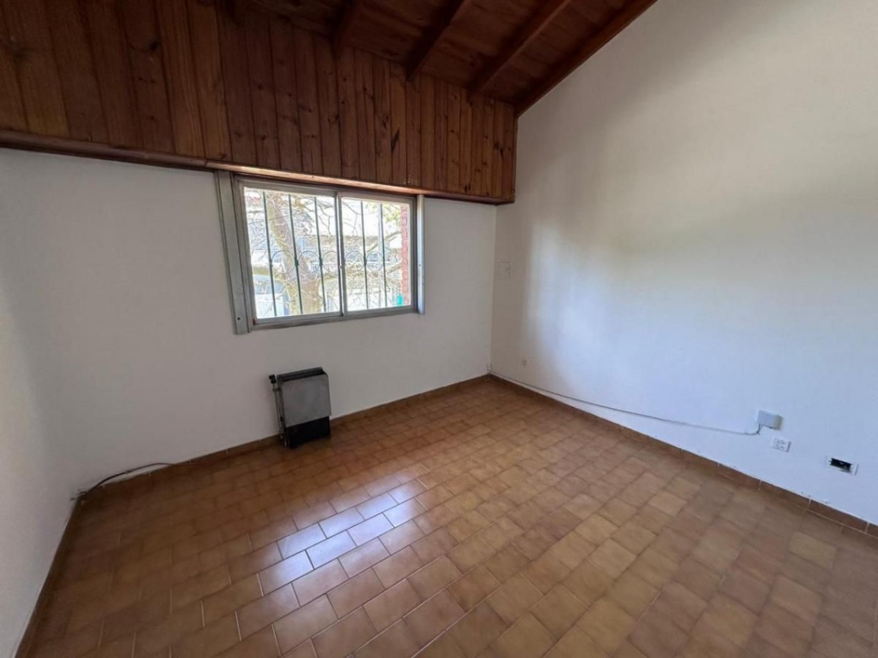 VENTA CHALET EN DOS PLANTAS CONSTITUCION APTO CREDITO 
