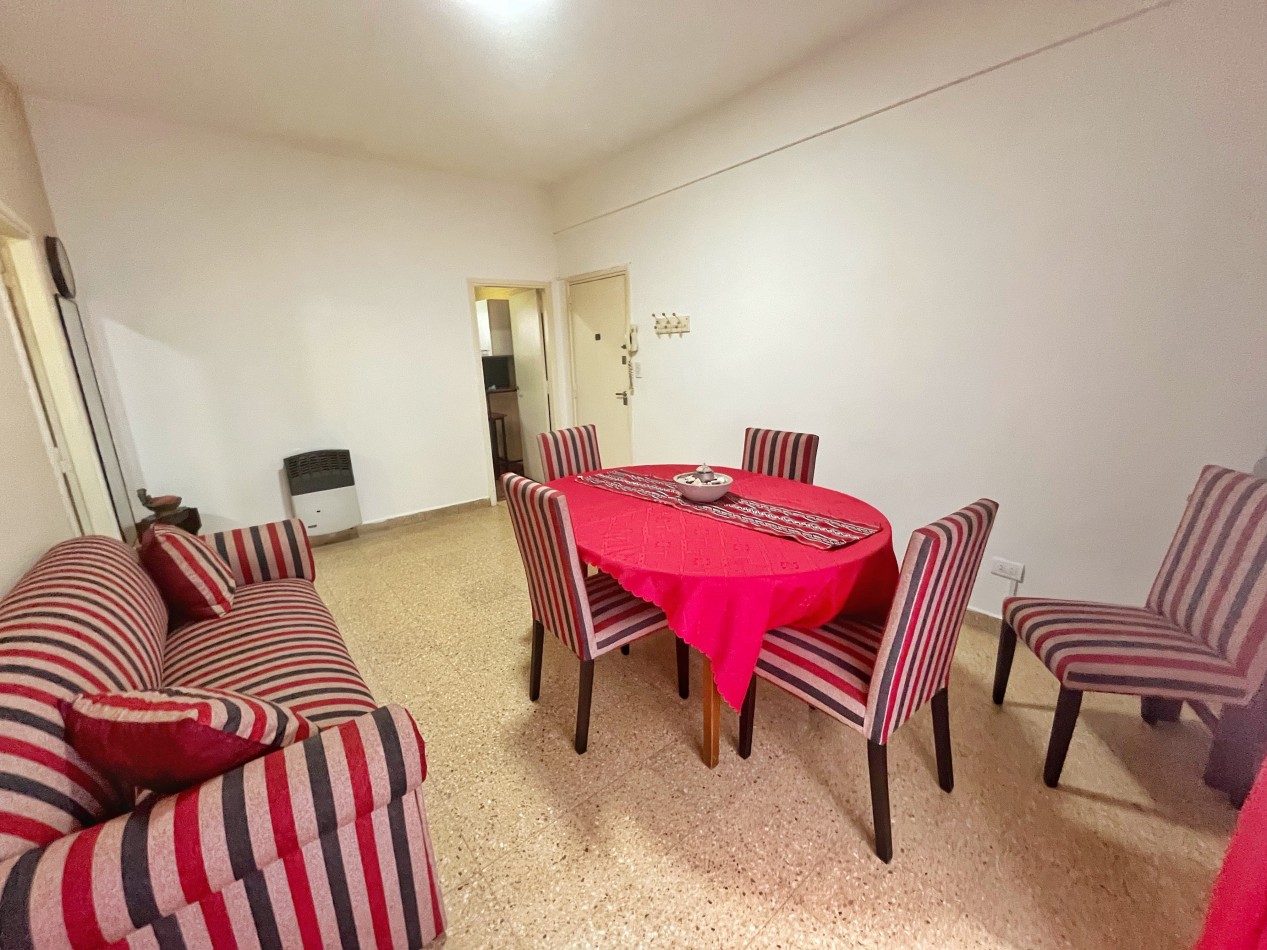 VENDEMOS DEPARTAMENTO DE 3 AMBIENTES CON DEPENDENCIA ZONA CENTRO 