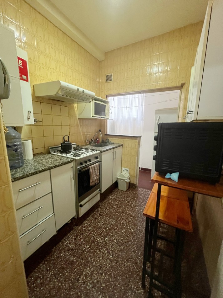 VENDEMOS DEPARTAMENTO DE 3 AMBIENTES CON DEPENDENCIA ZONA CENTRO 