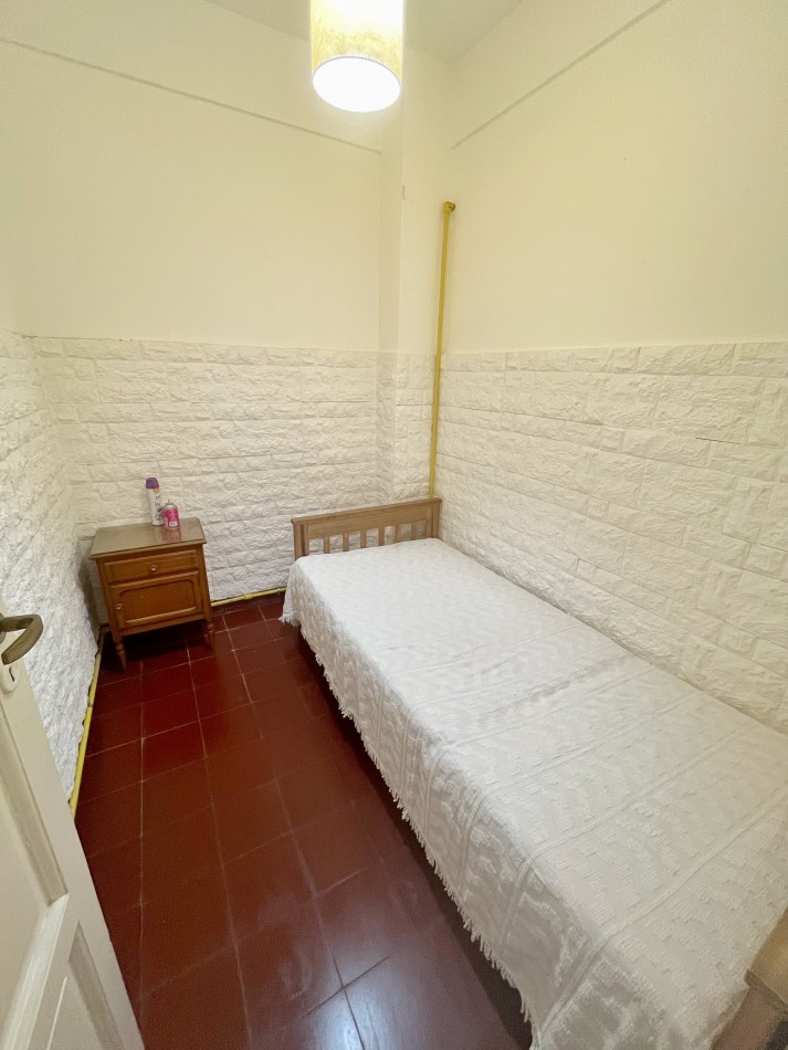 VENDEMOS DEPARTAMENTO DE 3 AMBIENTES CON DEPENDENCIA ZONA CENTRO 
