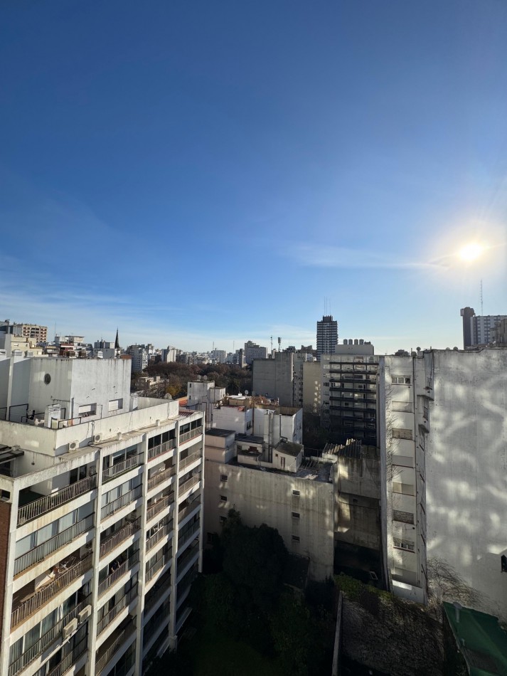 VENTA PISO DE 4 AMBIENTES CON BALCON CORRIDO Y VISTA AL MAR 