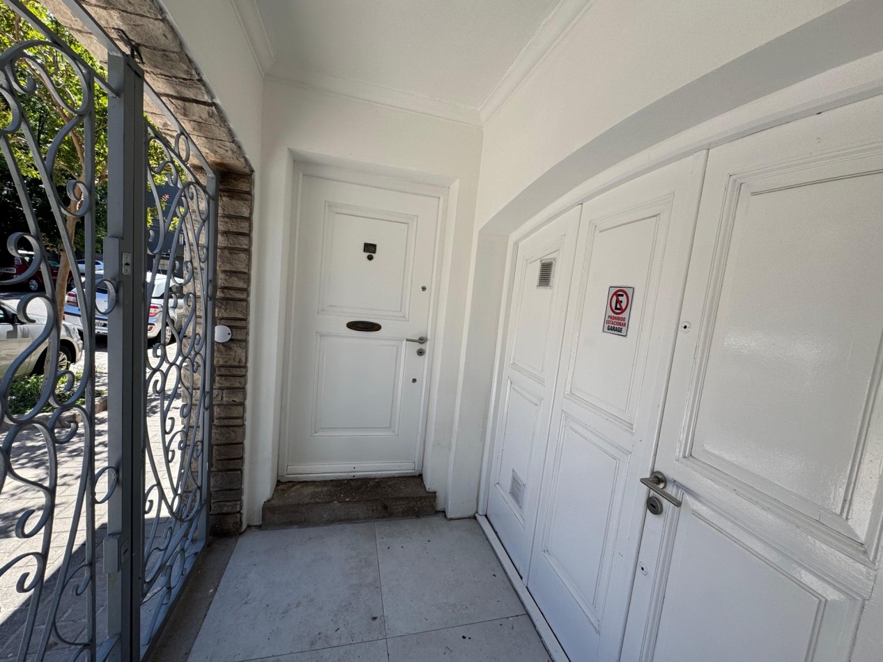 VENDEMOS CASA DE 4 AMB CON COCHERA EN CHAUVIN