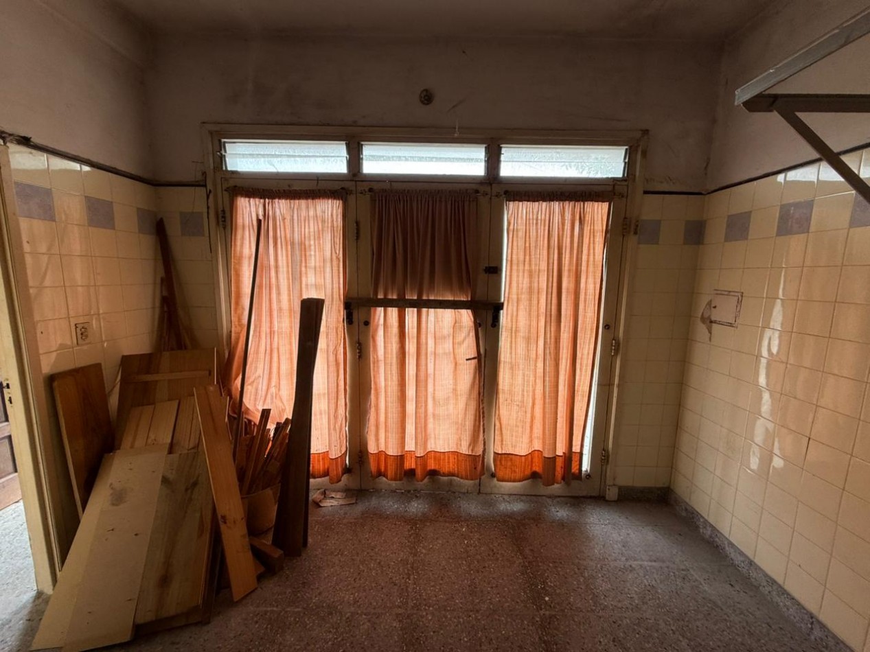 VENDEMOS CASA CON LOCAL 