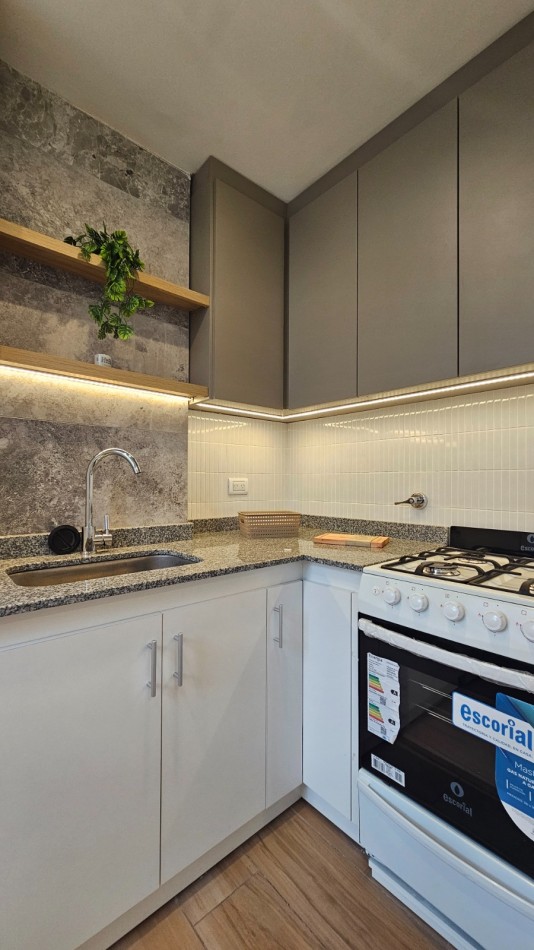 VENDEMOS DEPARTAMENTO DE 1 AMBIENTE CON AMPLIO BALCON RECICLADO INTEGRO 
