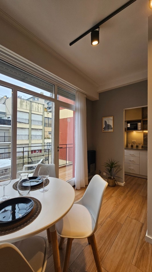 VENDEMOS DEPARTAMENTO DE 1 AMBIENTE CON AMPLIO BALCON RECICLADO INTEGRO 