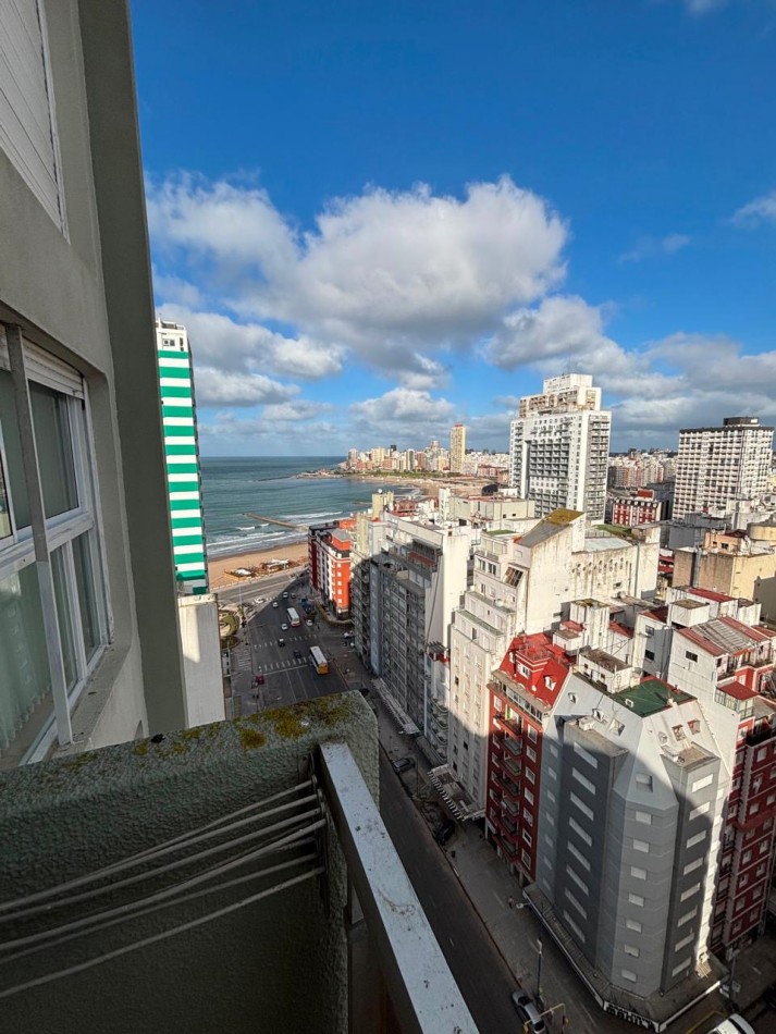 VENDEMOS DEPARTAMENTO DE 3 AMB VISTA AL MAR 