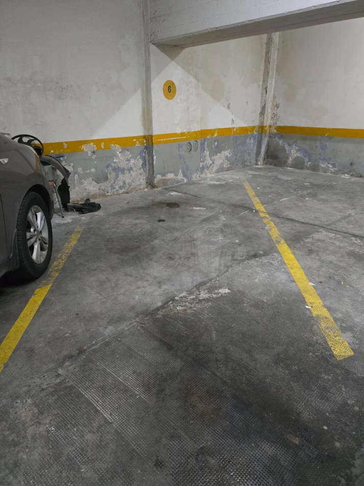 OPORTUNIDAD EN VENTA 2 AMB CON BALCON Y COCHERA APTO CREDITO 