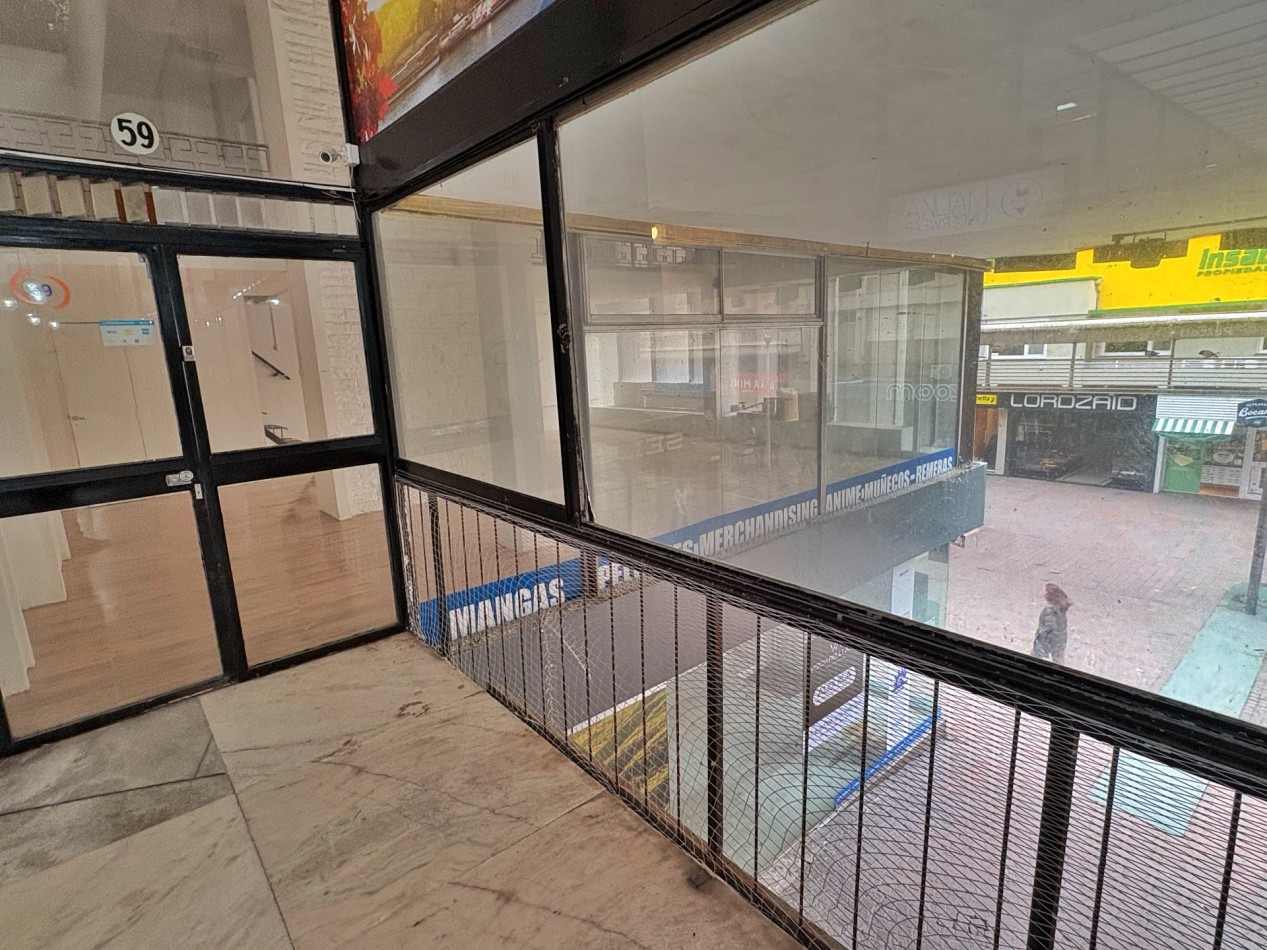 ALQUILER DE OFICINA/LOCAL COMERCIAL EN PEATONAL SAN MARTIN Y CORDOBA 24 Meses 
