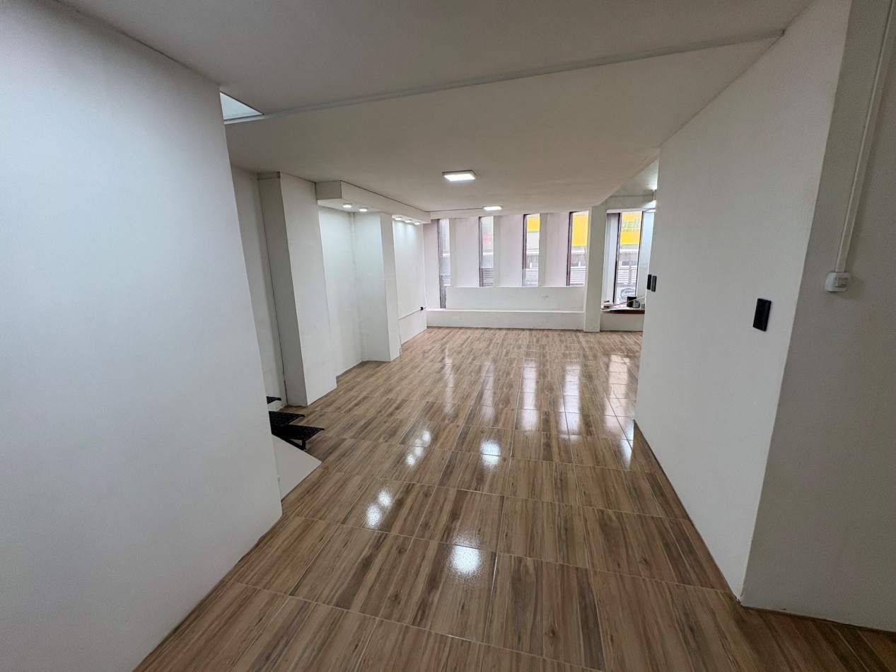 ALQUILER DE OFICINA/LOCAL COMERCIAL EN PEATONAL SAN MARTIN Y CORDOBA 24 Meses 