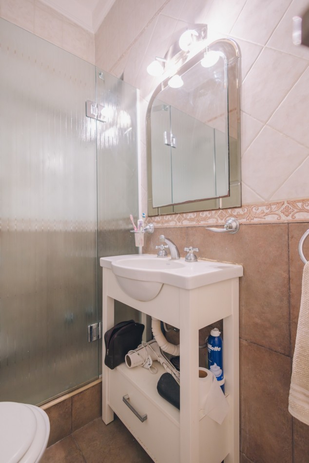 CASA CON DOBLE ACCESO Y SECTOR PROFESIONAL INDEPENDIENTE EN STELLA MARIS