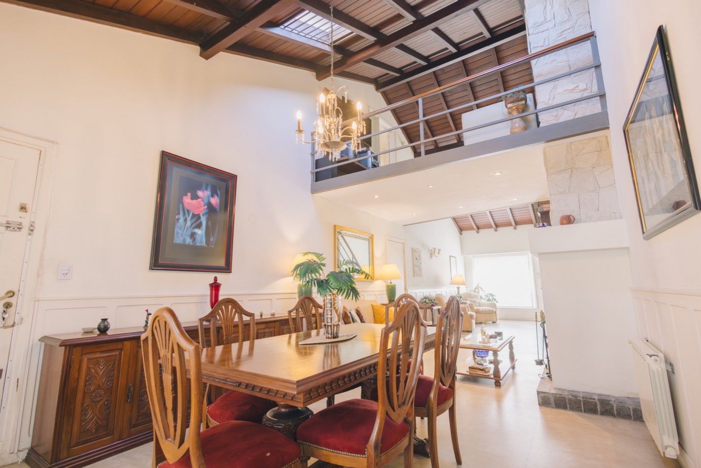 CASA CON DOBLE ACCESO Y SECTOR PROFESIONAL INDEPENDIENTE EN STELLA MARIS