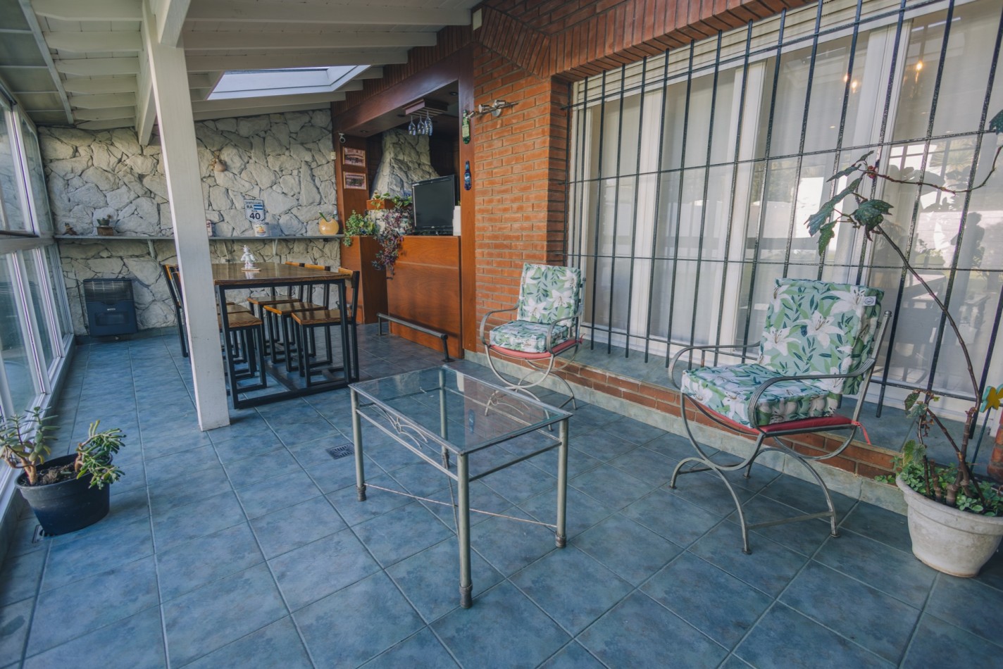 CASA CON DOBLE ACCESO Y SECTOR PROFESIONAL INDEPENDIENTE EN STELLA MARIS