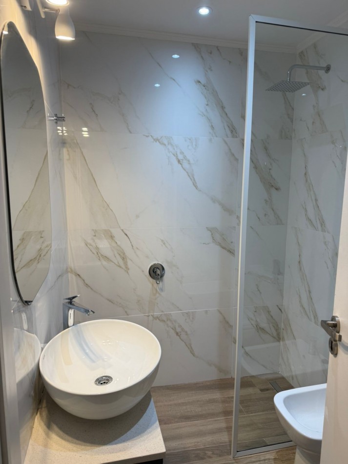 DEPARTAMENTO 3 AMB - A 100MTS DEL MAR - SOBRE AV COLON