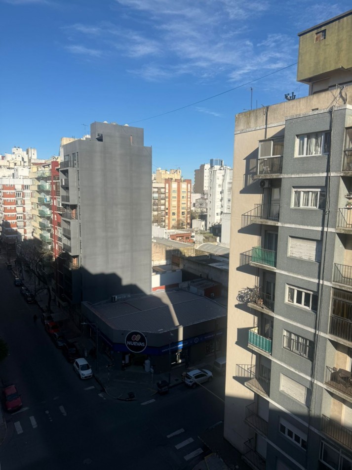 DEPARTAMENTO 1 AMB - ZONA CENTRO - MUY LUMINOSO 