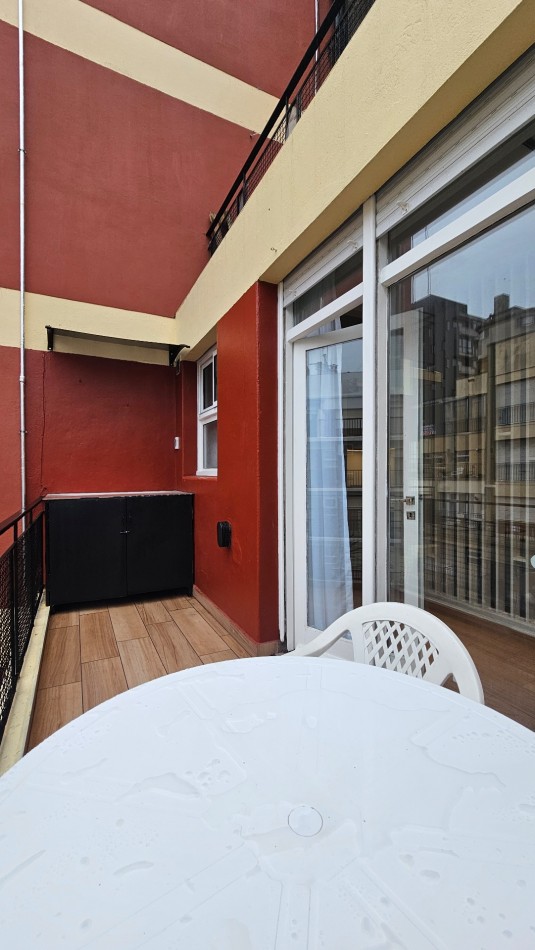 DEPARTAMENTO 1 AMB - RECICLADO A NUEVO - A LA CALLE CON BALCON TERRAZA 