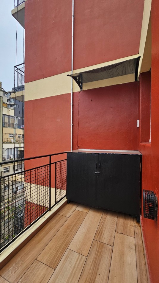 DEPARTAMENTO 1 AMB - RECICLADO A NUEVO - A LA CALLE CON BALCON TERRAZA 