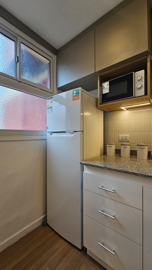 DEPARTAMENTO 1 AMB - RECICLADO A NUEVO - A LA CALLE CON BALCON TERRAZA 