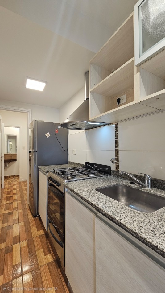 DEPARTAMENTO 3 AMB - BALCON A LA CALLE EN VEREDA DE SOL - ZONA PLAZA COLON 