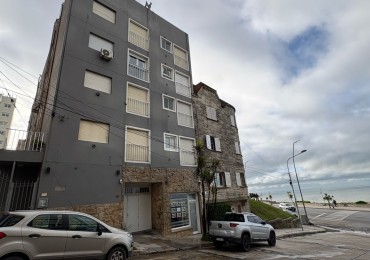 VENDEMOS DEPARTAMENTO DE 2 AMB CON COCHERA FIJA CUBIERTA FRENTE A PLAYA VARESE