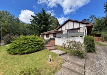 VENTA CASA EN SIERRA DE LOS PADRES CON PARQUE SOBRE ASFALTO